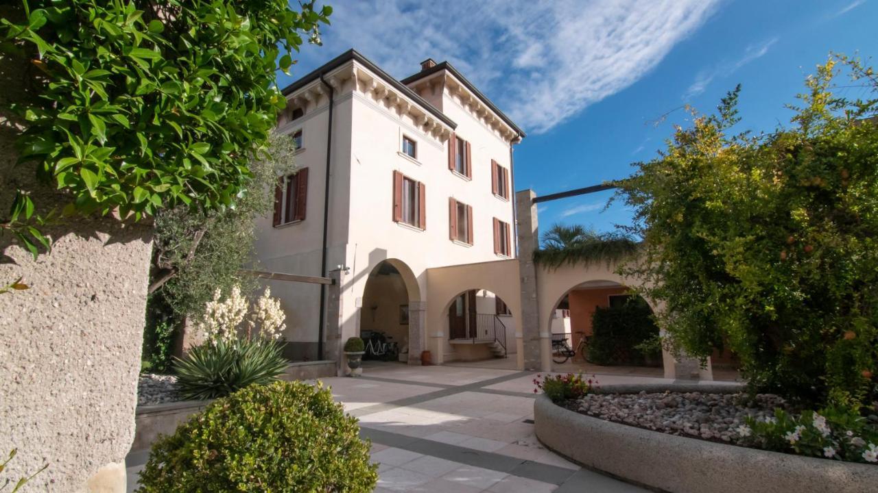 Castello Belvedere Apartments Десенцано дел Гарда Екстериор снимка