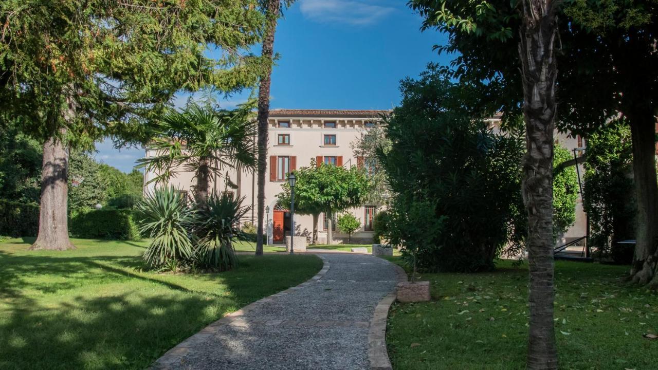 Castello Belvedere Apartments Десенцано дел Гарда Екстериор снимка