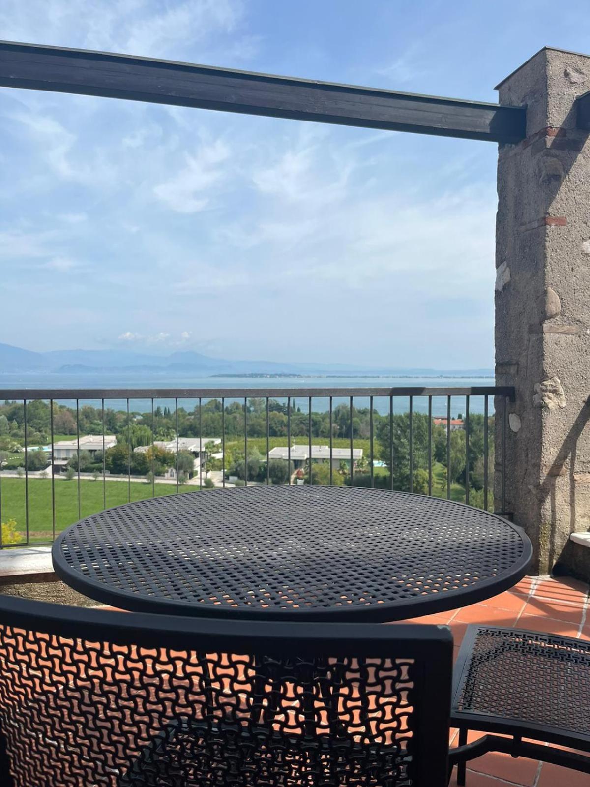 Castello Belvedere Apartments Десенцано дел Гарда Екстериор снимка
