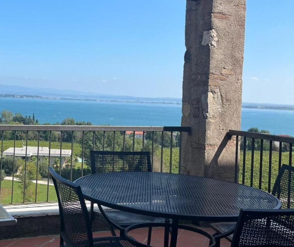 Castello Belvedere Apartments Десенцано дел Гарда Екстериор снимка