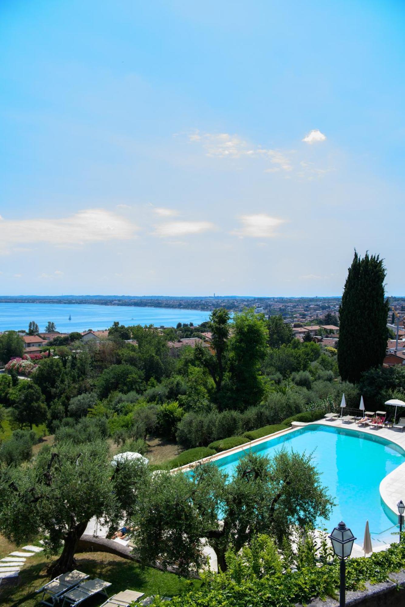 Castello Belvedere Apartments Десенцано дел Гарда Екстериор снимка
