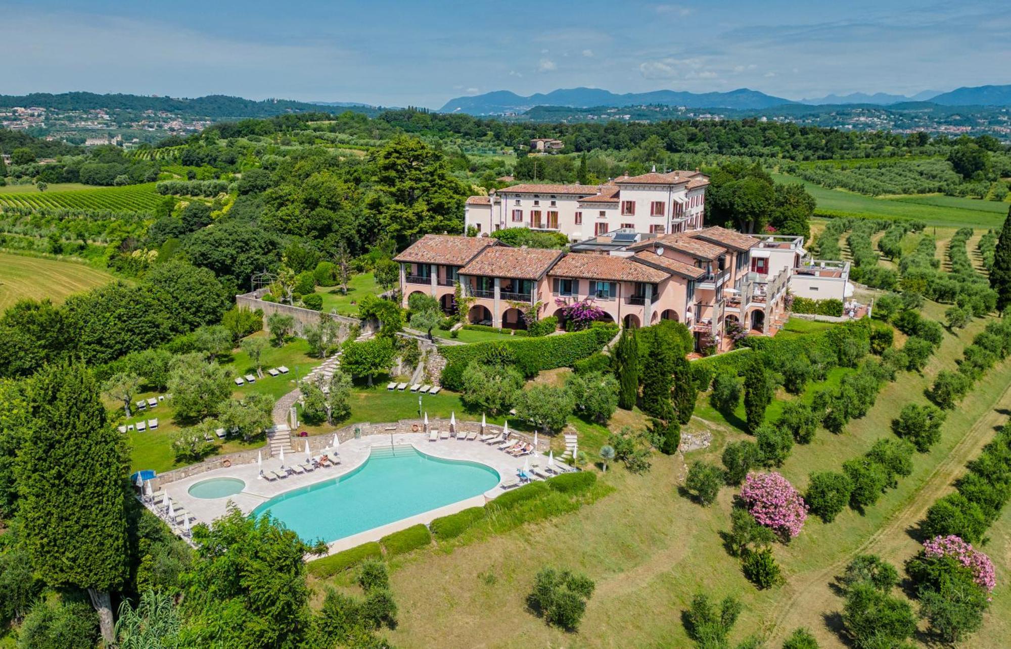 Castello Belvedere Apartments Десенцано дел Гарда Екстериор снимка